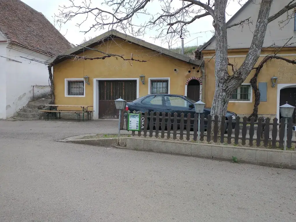 Grillhendlheuriger Kertesz ristorante a Röschitz