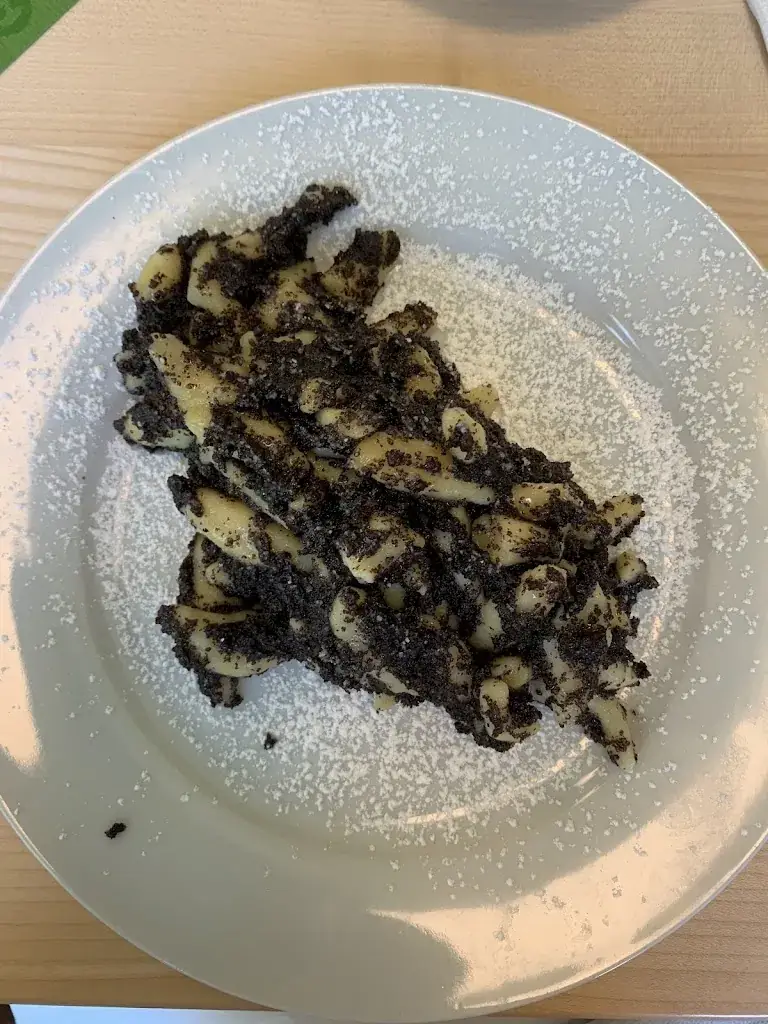 Camelia Mirea_Mohnwirt Neuwiesinger_Sallingberg_review