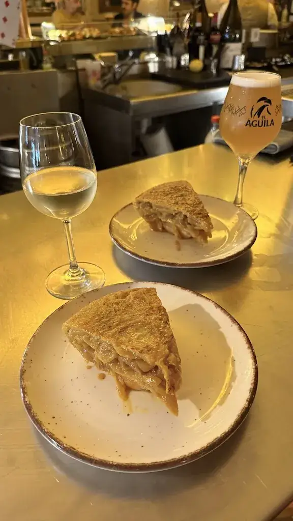 Yuliia H._Juana La Loca_Rohrendorf bei Krems_avis