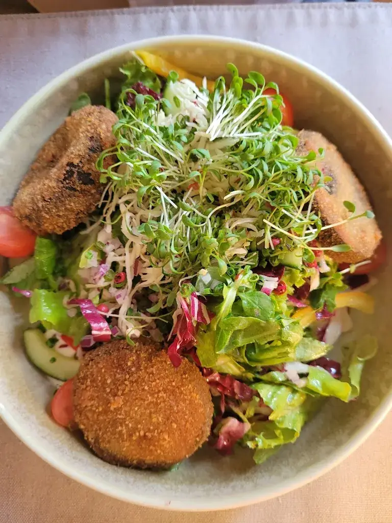 Katharina Wittmann_FRANZ JOSEPH Wirtshaus_Schrattenthal_review