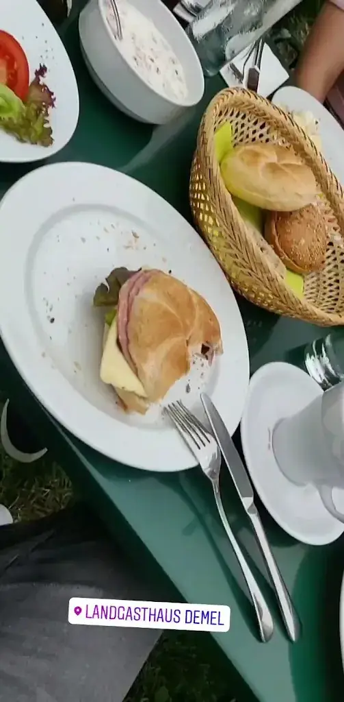 Landgasthaus Demel_Schönkirchen-Reyersdorf_slider_image_2