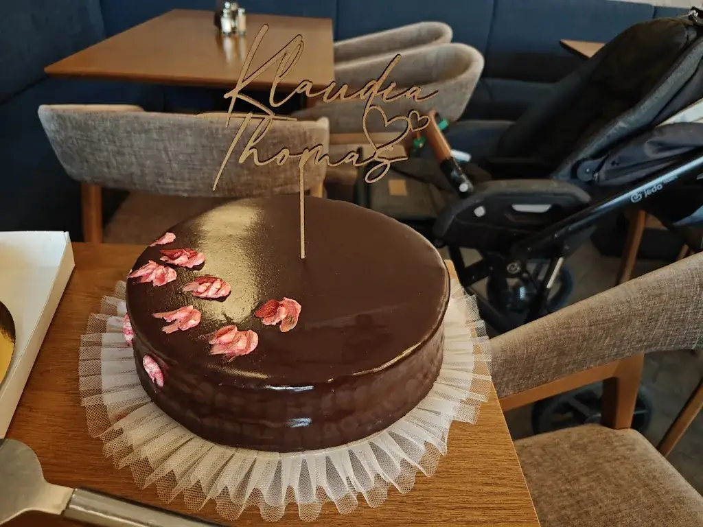 Klaudia Stachowetz_Café, Konditorei, Bäckerei Haferl_Schönkirchen-Reyersdorf_review