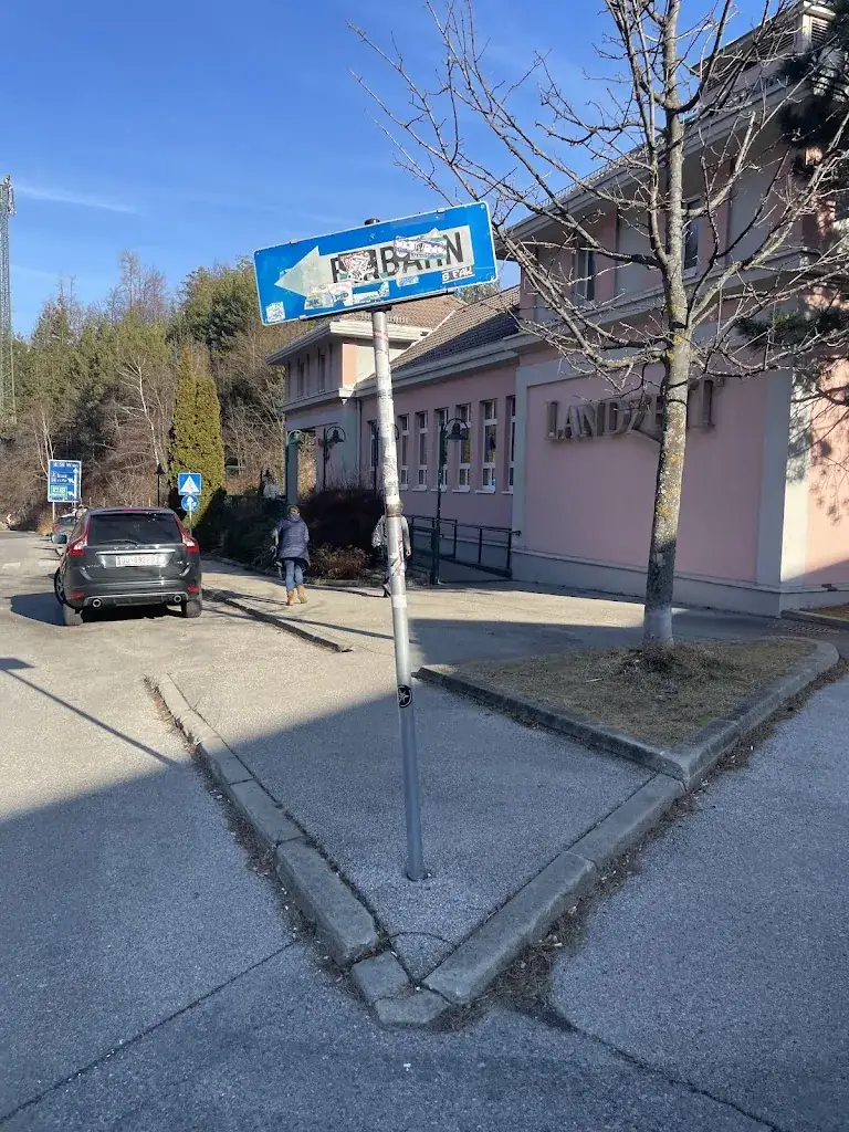 Márton Molnár_Landzeit Schottwien_Schottwien_avis