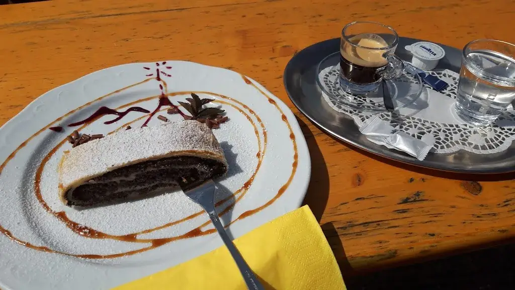 adrienn mohai_Pollereshütte am Sonnwendstein_Schottwien_recensione