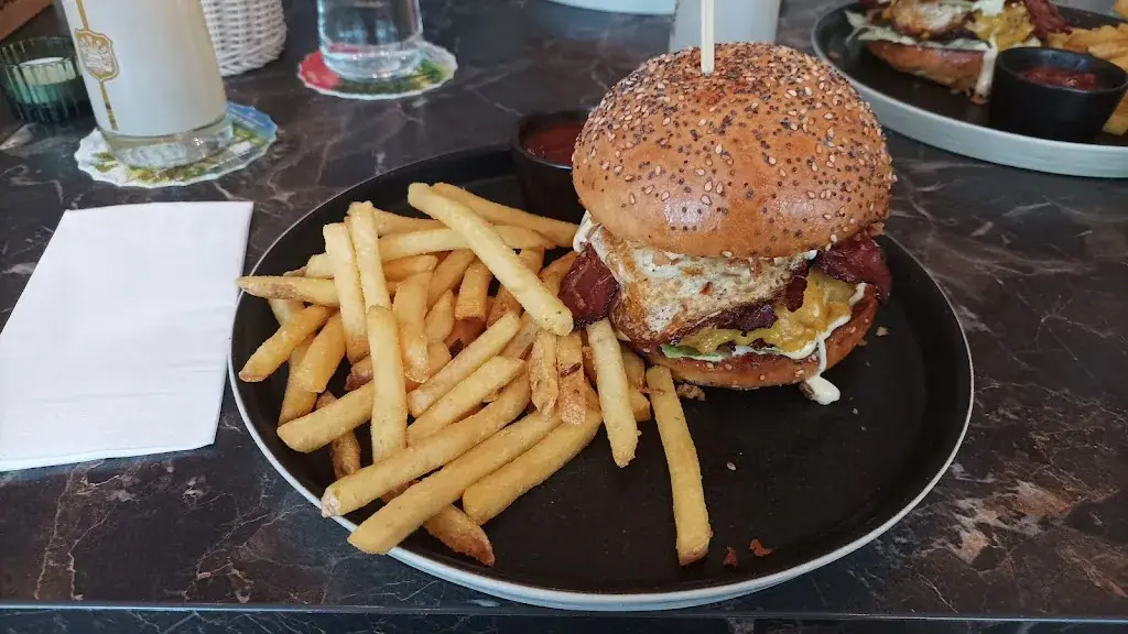 NOVA Restaurant_Schwarzenau_slider_image_3