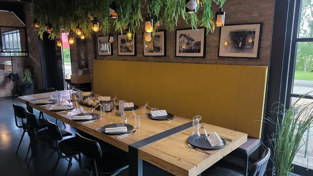 Mittelstation - Bar & Restaurant ristorante a Markt Sankt Martin