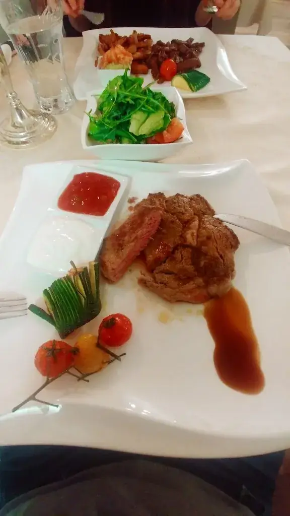 Simon Kaufmann_Desperados - Inh Gabriela Hahnl_Schwarzenau_avis