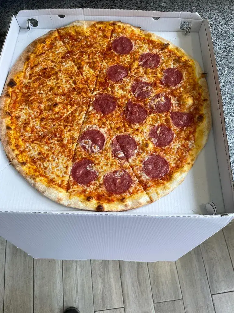 Erkus Döner Pizza Schnitzel_Schwadorf_slider_image_2