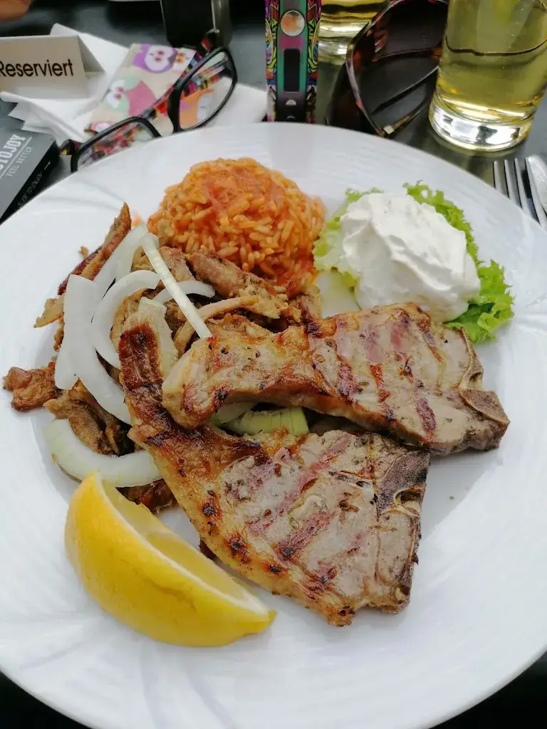 Doris Rauh_Restaurant Delphi_Schwarzenbach_avis