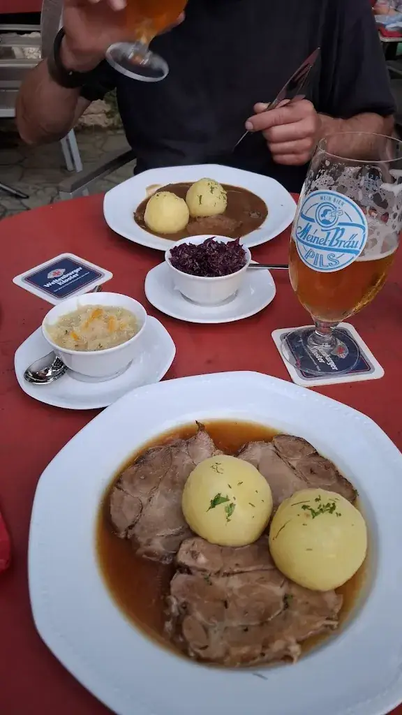 Jill Dose_Völkenreuther Wirtshaus - Florian Heinold_Schwarzenbach_recensione