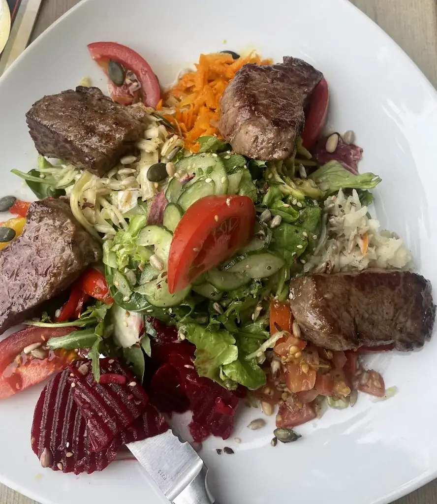 Maria Zeh_Völkenreuther Wirtshaus - Florian Heinold_Schwarzenbach_recensione