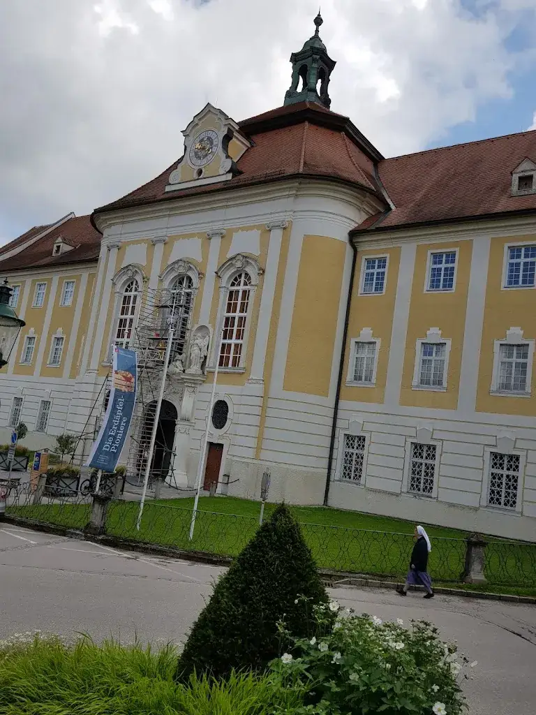 Susi Freudenschuß_Stiftsmeierhof Seitenstetten_Seitenstetten Markt_review