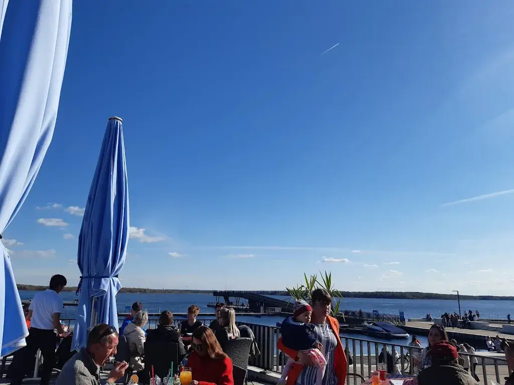 Frank Schuster_Pier 1 - Restaurant & Eiscafé am Stadthafen Senftenberg_Senftenberg_avis