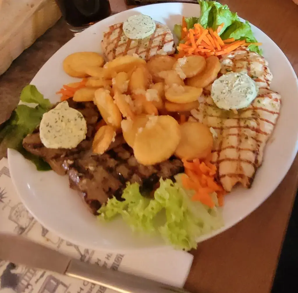 Steffi Pham_Restaurant Syrtaki_Senftenberg_avis