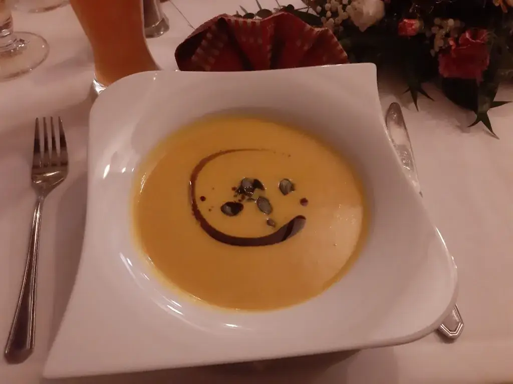 Jennifer Durham_Gaststätte Volksheim Joachim Müller_Breitenbrunn_avis