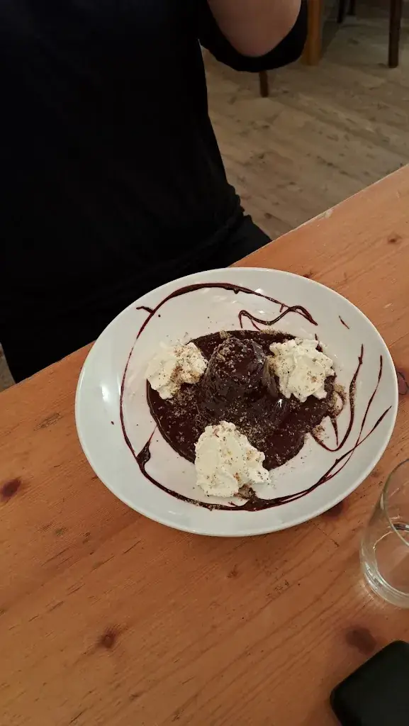 Jaroslav Makovec_Salzstadl_Stein an der Donau_recensione