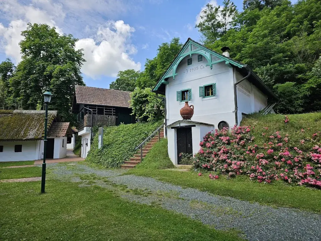 Weinmuseum Moschendorf_Moschendorf_slider_image_1