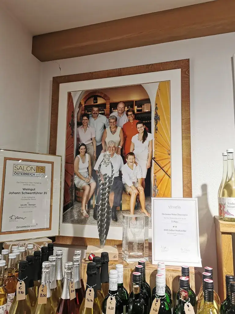 wai loon ooi_Weinverkauf Johann Schwertführer 35_Sooss_review