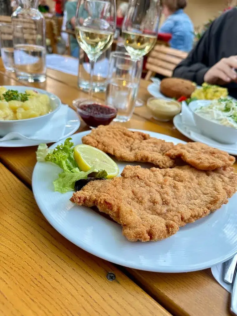 Thomas Rainer_Weingut Drimmel Urbanuskeller_Sooss_avis