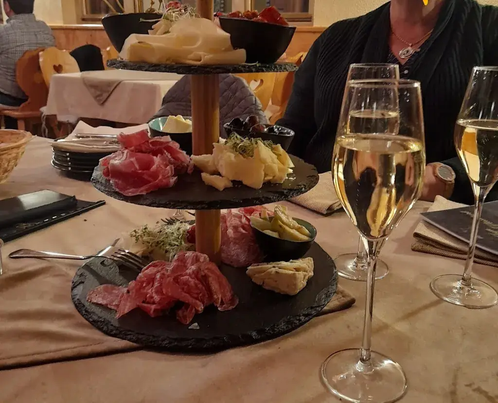 Barbara Buchta_Zum Goldenen Flascherl_Sooss_review