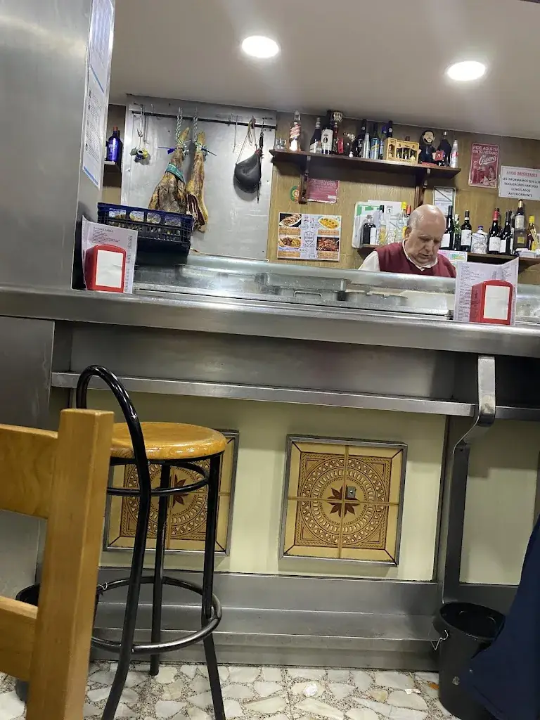 T Walt_Bar Loreto_Loretto_review