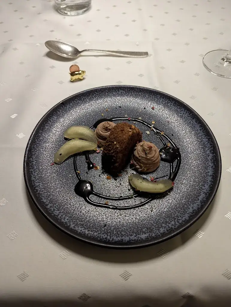 Mete Eren_ZUM OCHSEN_Stetten_recensione