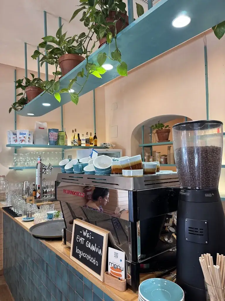 EatMyTrip Gran Via - Specialty Coffee & Brunch Madrid restaurant à Loretto