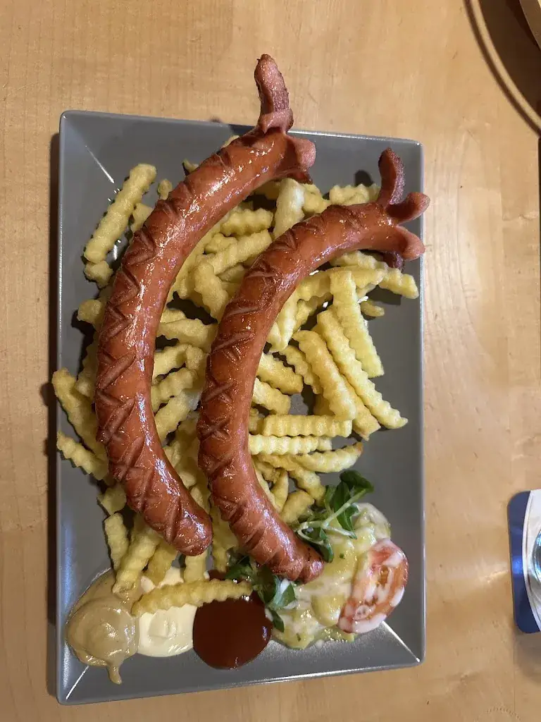 Yenthe Vandeputte_Grillalm Strass_Strass_reseña