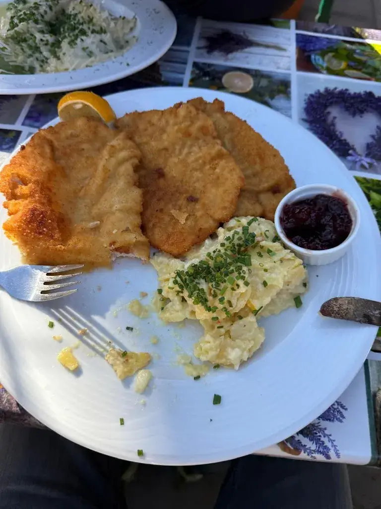 Melanie Dreier_Gasthaus Maria Brettfall_Strass_review