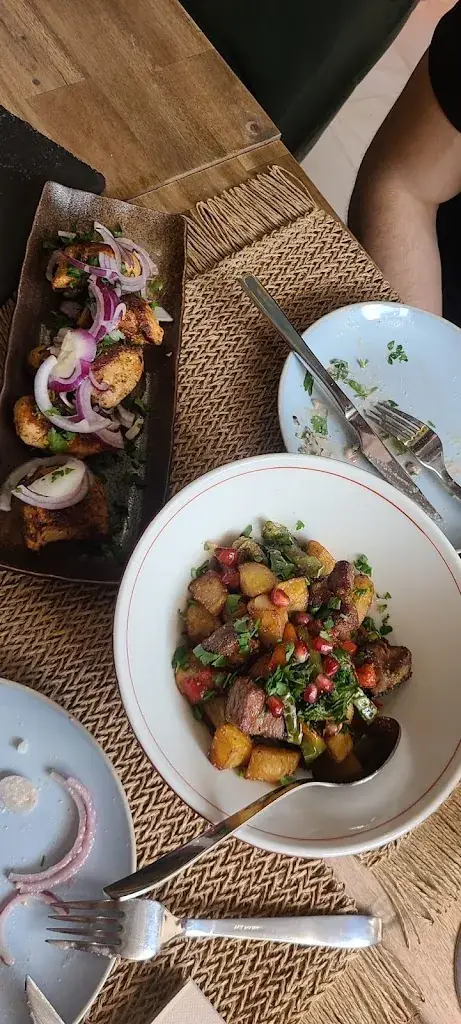 Nicole_Tiflis Restaurant_Loretto_review