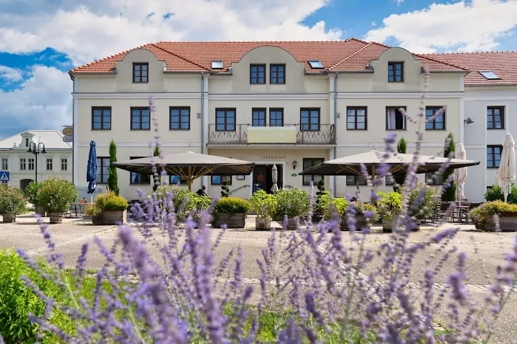 Eisenbock's Strasser Hof_Strass_slider_image_1