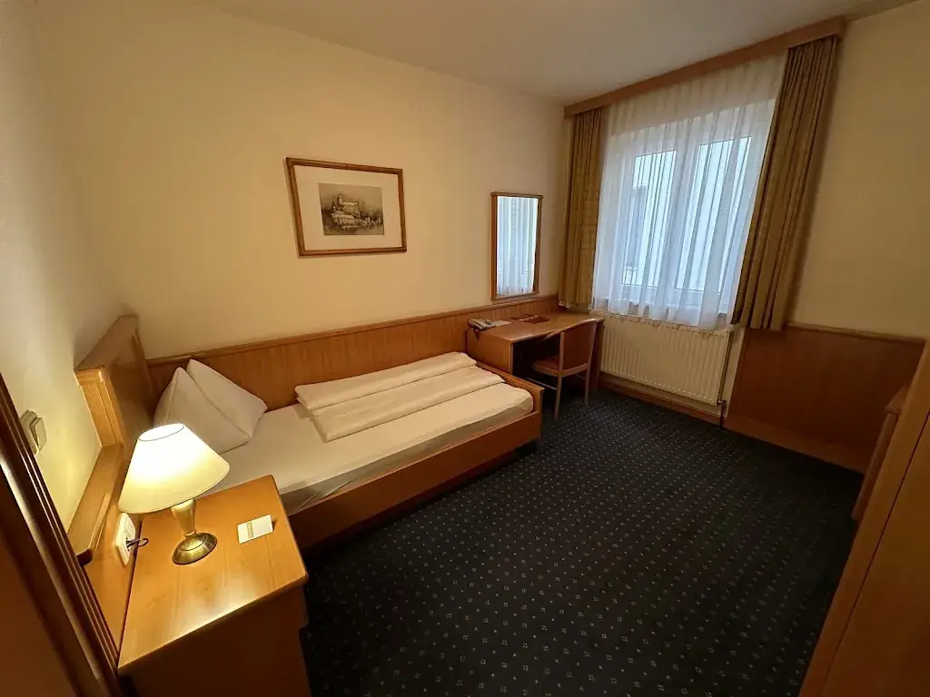 Eisenbock's Strasser Hof_Strass_slider_image_2