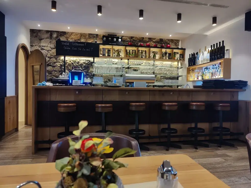 Roland Czabány_Gasthof Hotel Post_Strass_review