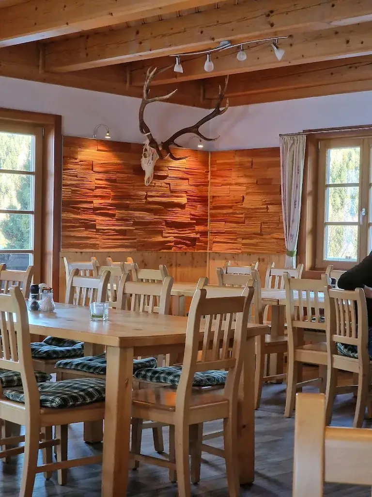 Christine König_Gasthaus und Schilifte Feistritzsattel_Trattenbach_recensione