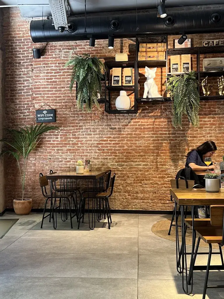 Latifa AlAmeri_Zenith Brunch & Cocktails - Desengaño_Loretto_review