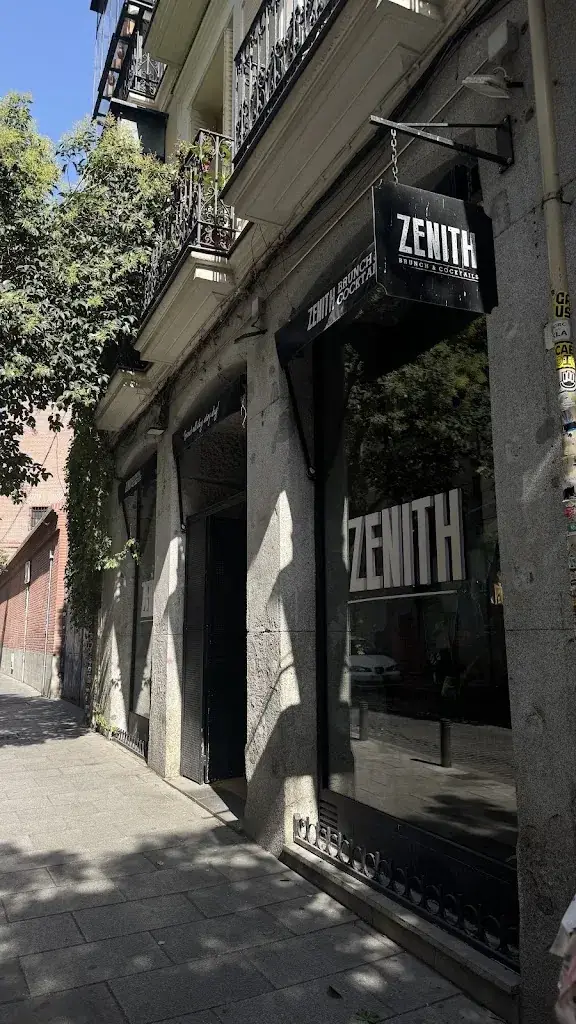 Zenith Brunch & Cocktails - Desengaño_Loretto_slider_image_3