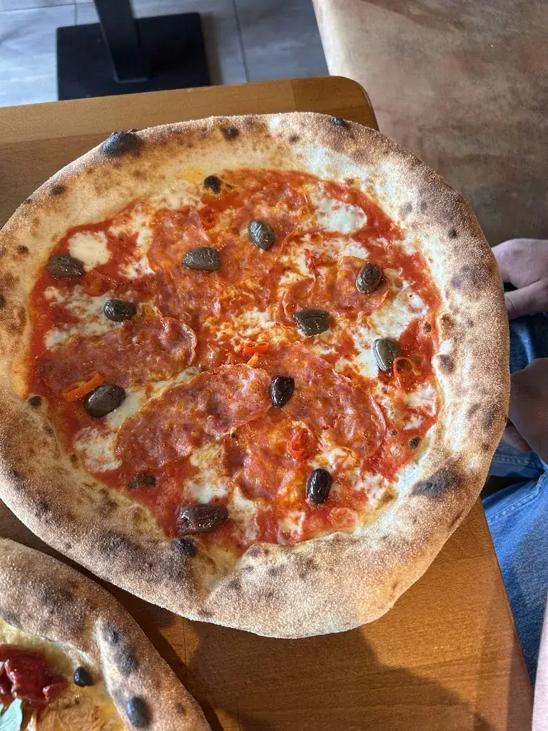 Sabrina R._Pizzaliebe Traisen_Traisen_avis