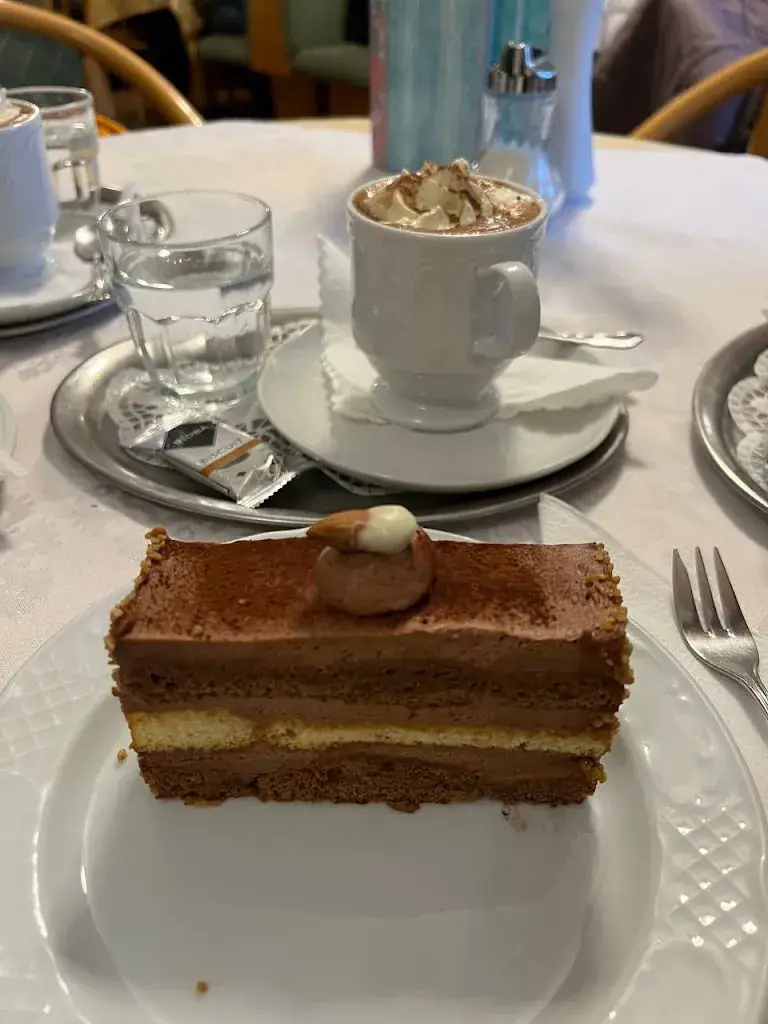 J S_Cafe Tartuffi_Tullnerbach-Lawies_review