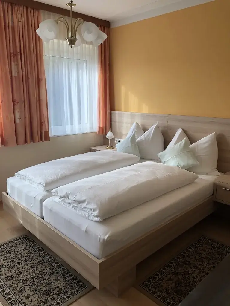 Stockinger - Hotel-Restaurant Zur Linde Inh. Waltraud Hoyer_Tullnerbach-Lawies_slider_image_2