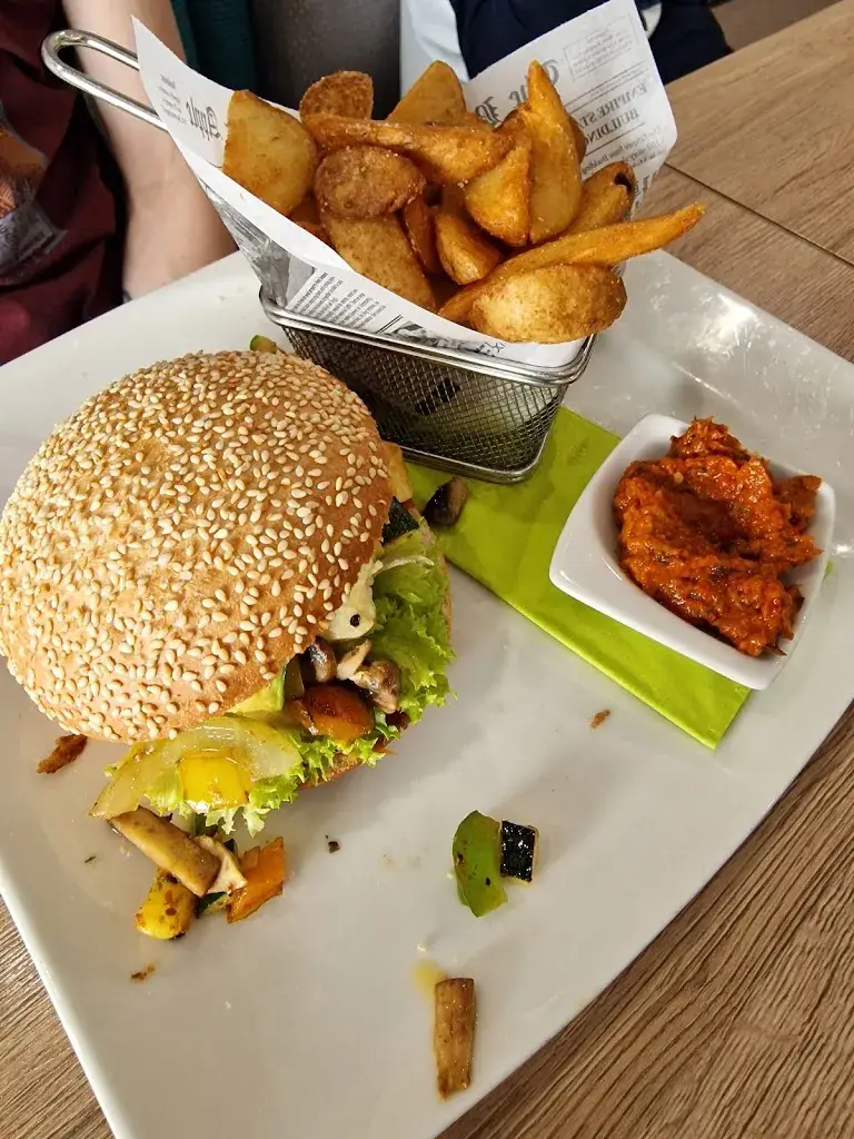 Petra G._Herbert‘s_Traismauer_review