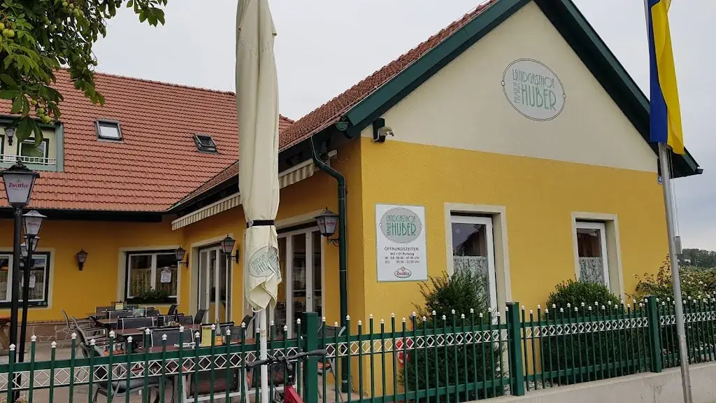 Landgasthof Huber restaurant in Traismauer