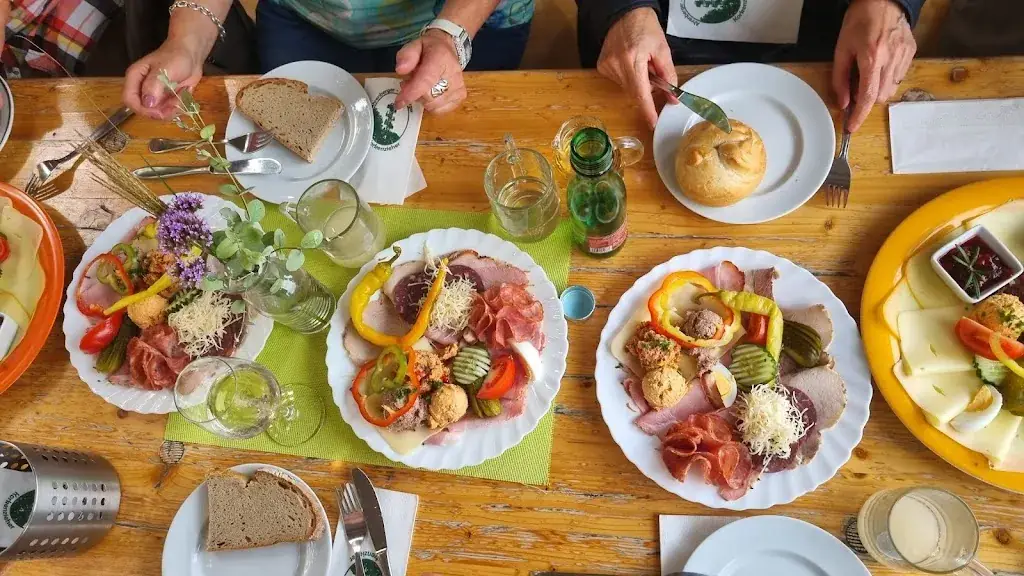 Thomas Matuschke_Weinbau Nolz_Traismauer_review