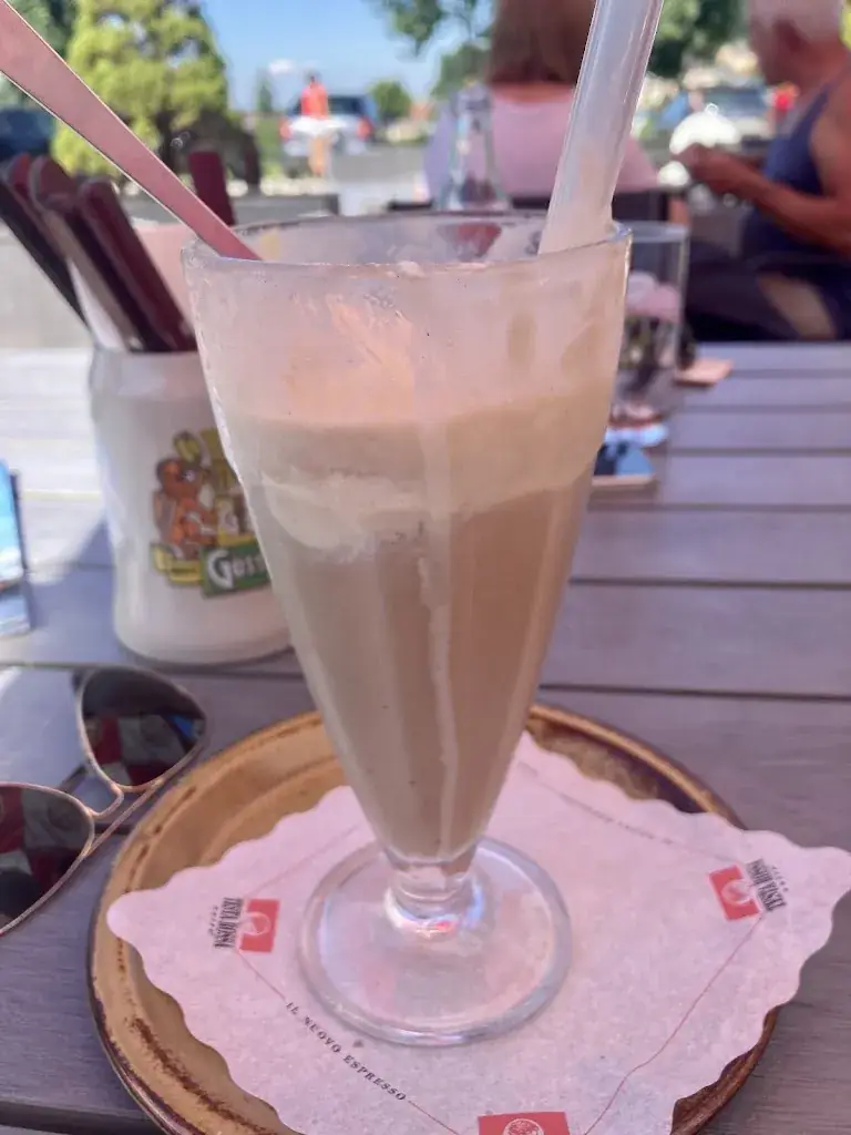 Julian_Café - Restaurant Donautreff Binder Ernst_Wallsee_avis