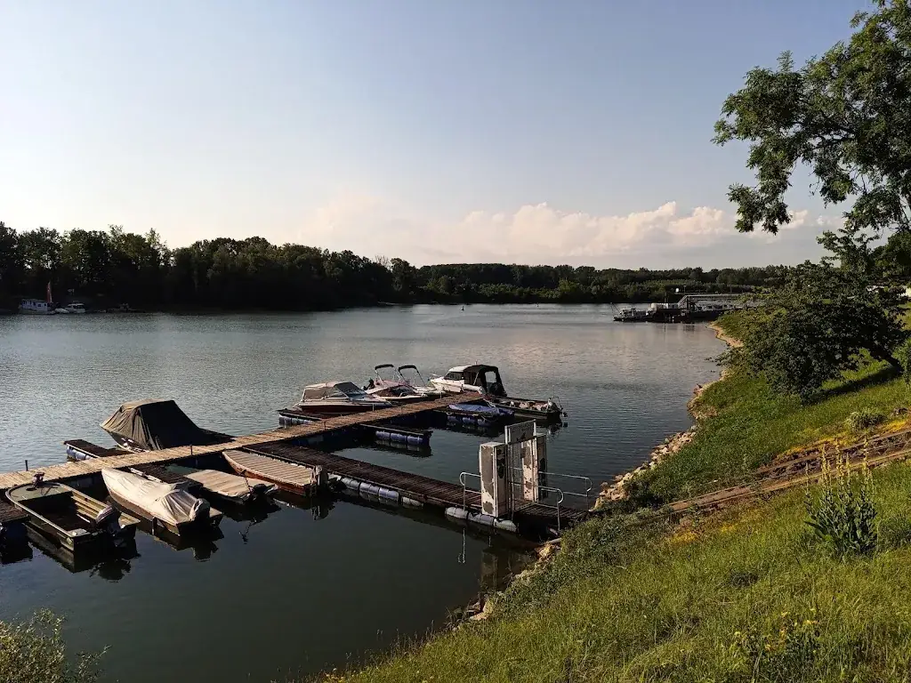 Café - Restaurant Donautreff Binder Ernst_Wallsee_slider_image_3