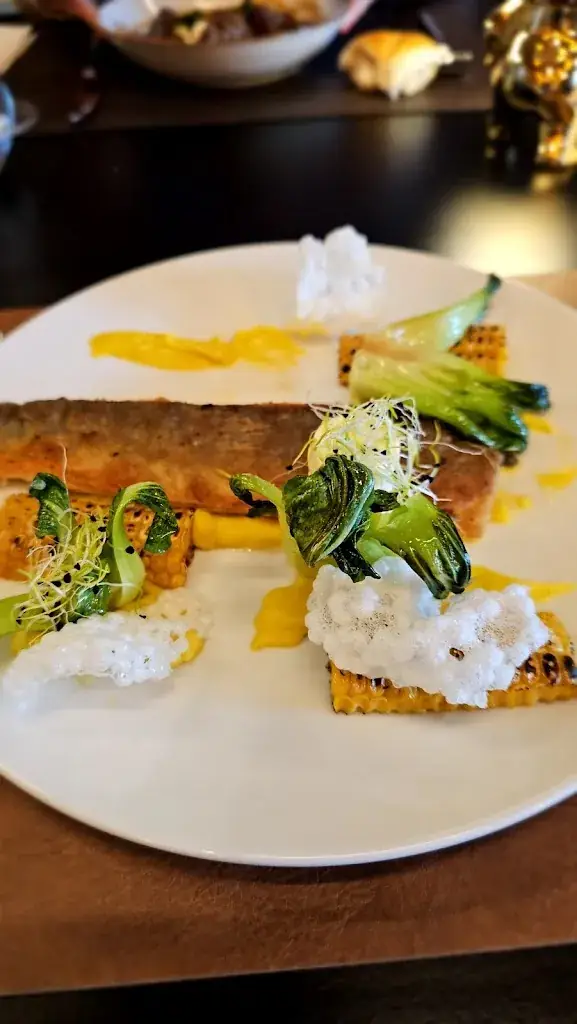 Arik Gordon_Feinsinn - Genusslokal_Weinzierl bei Krems_avis