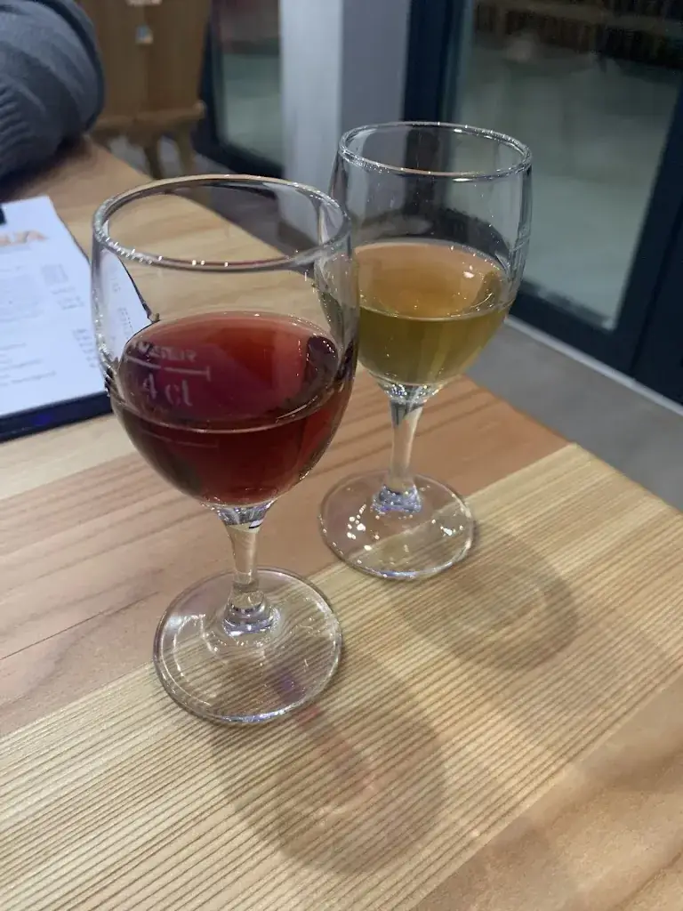 Lena R_Farmeria_Weissenbach an der Triesting_review