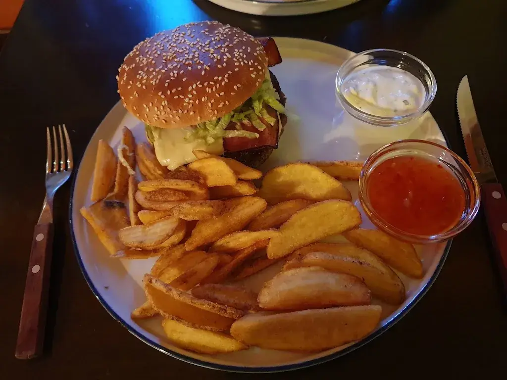 Christian Heinz_AubergPUB_Weitersfeld_avis