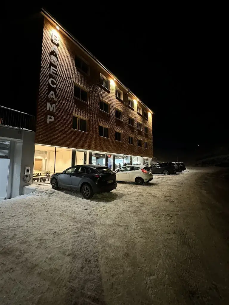 Patrik Podolan_Basecamp Warth_Warth_review