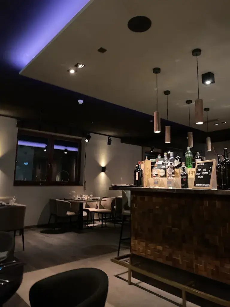 Alexander Avsievich_alp's Restaurant & Bar_Warth_review