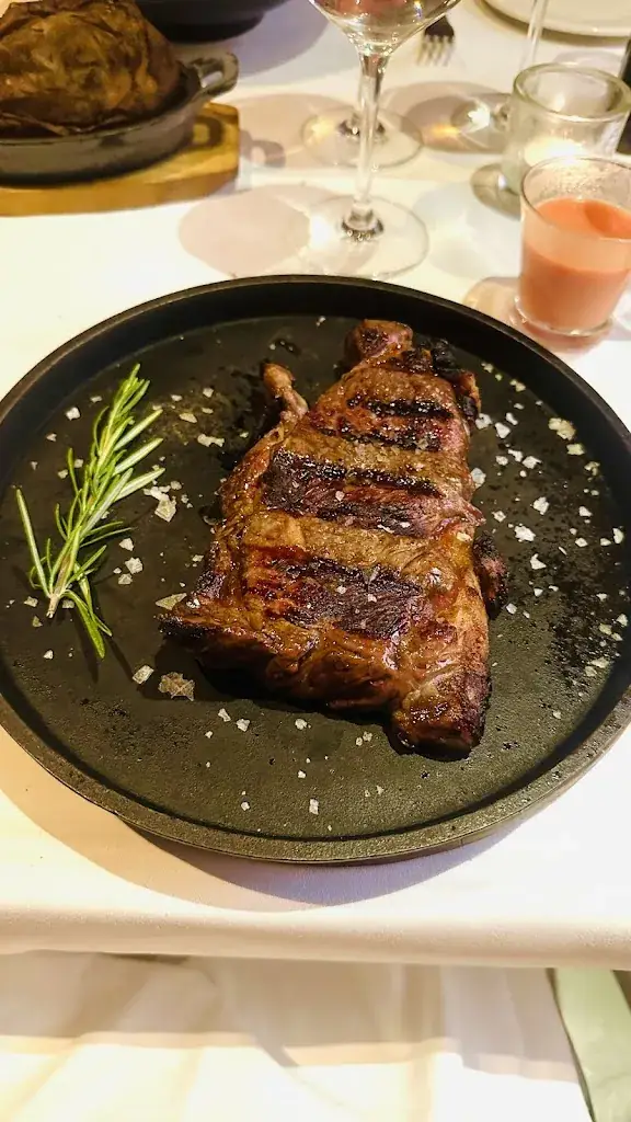 Jared Howard_La Vaca Argentina Ventura_Weißenkirchen in der Wachau_avis